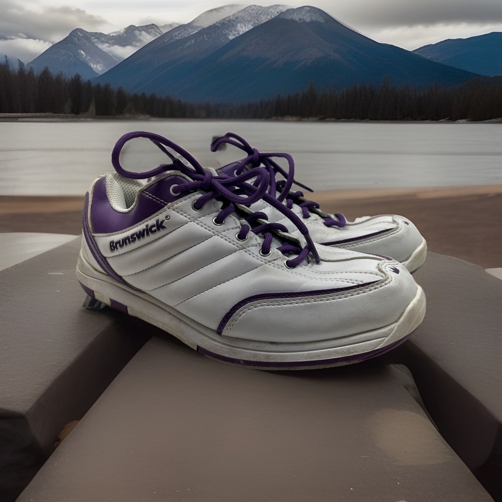 Brunswick Diamond Bowling Shoes Womens Size 8 White Purple Lace Up Clean EUC